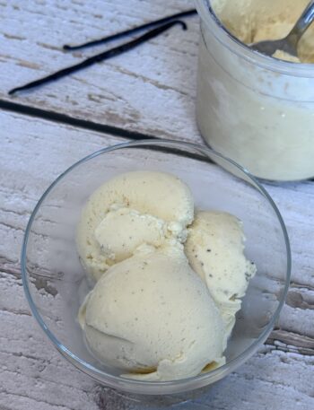 VANILLA BEAN ICE CREAM