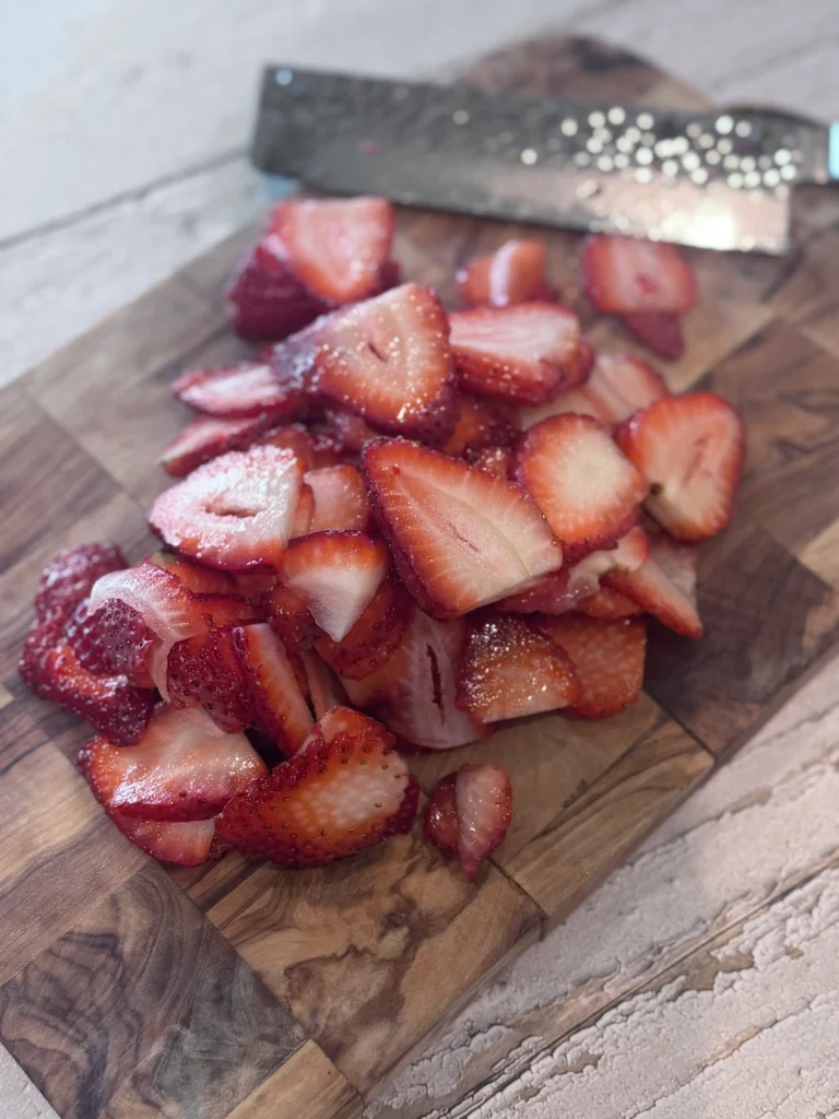 cut the strawberries