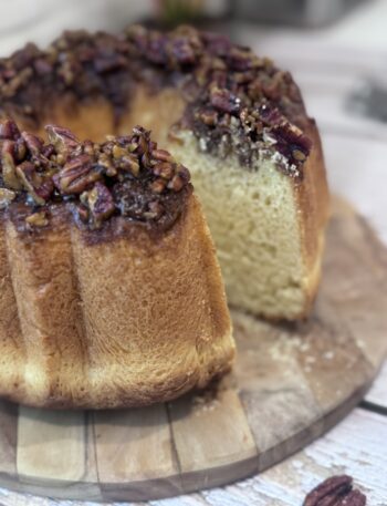Sally Lunn Bread with Pecan Topping