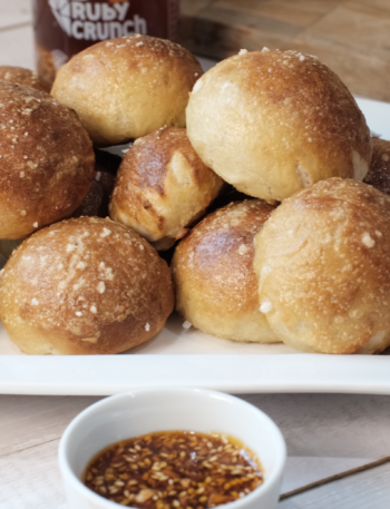 Cheesy Chili Honey Pretzel Bites