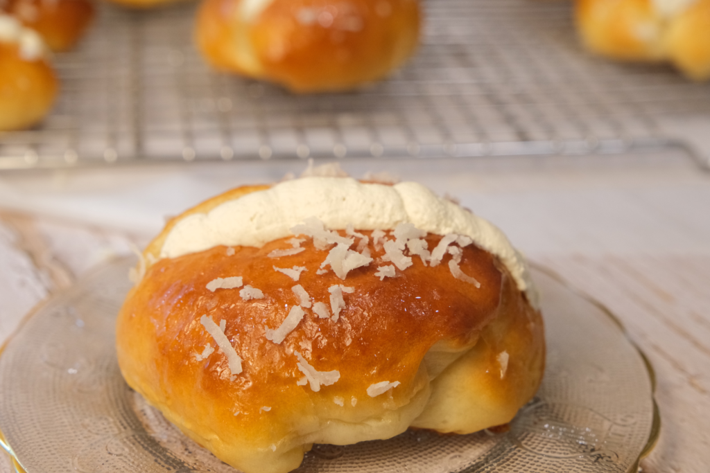 Coconut Jasmine Buns